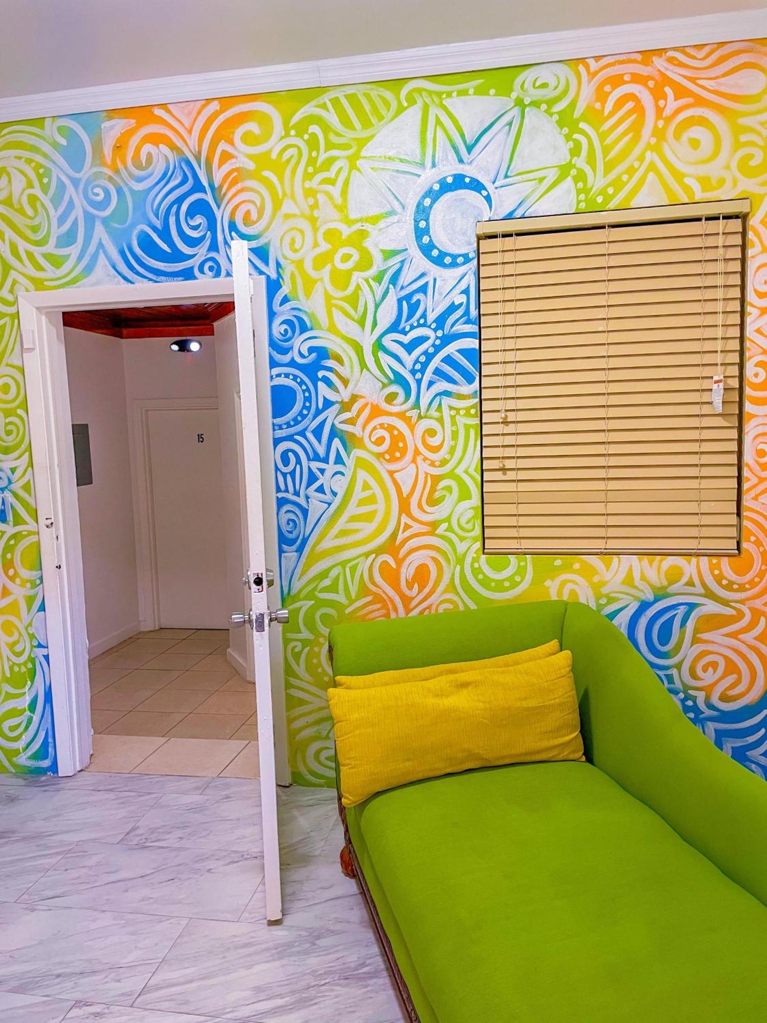 나사우 Golden Palms House B&B 외부 사진