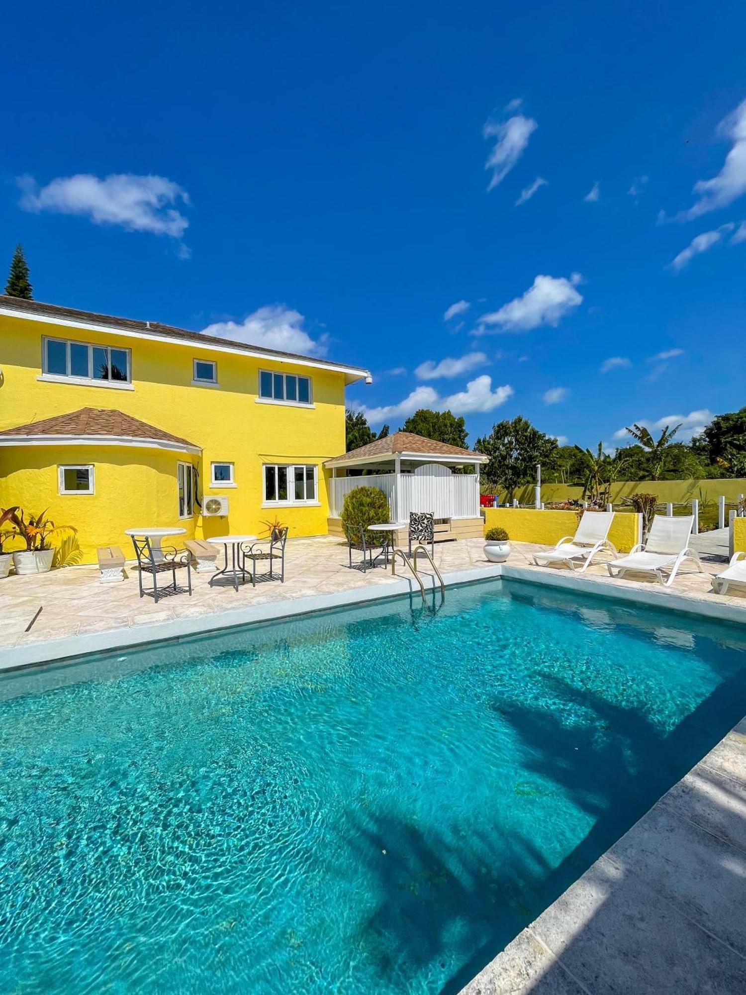 나사우 Golden Palms House B&B 외부 사진